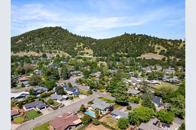 440 NE Royal Drive, Grants Pass, OR 97526 - Photo 37