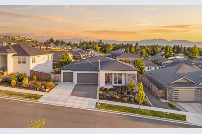 3274 Sky Way, Medford, OR 97504 - Photo 1