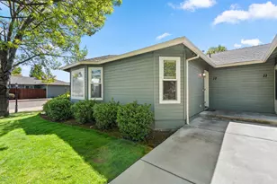 3015 Merriman Rd, Medford, OR 97501 - Photo 1