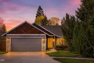 2150 NE Castle Ave, Bend, OR 97701 - Photo 1