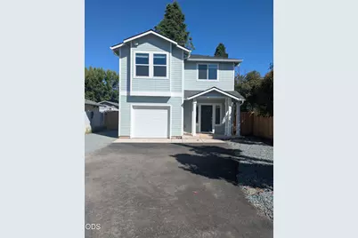613 St Thomas Lane, Eagle Point, OR 97524 - Photo 1