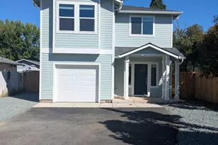 613 St Thomas Ln, Eagle Point, OR 97524 - Photo 1