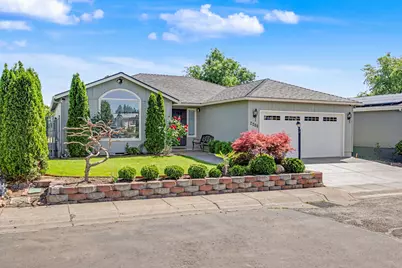 2200 Lara Lane, Central Point, OR 97502 - Photo 1