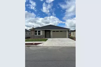 3200 NW Dogwood Avenue, Redmond, OR 97756 - Photo 1