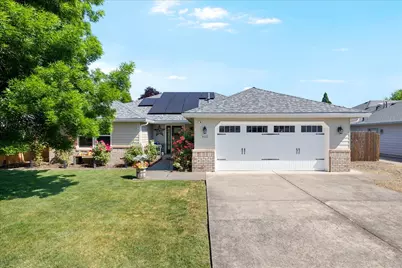 612 Vincent Avenue, Central Point, OR 97502 - Photo 1