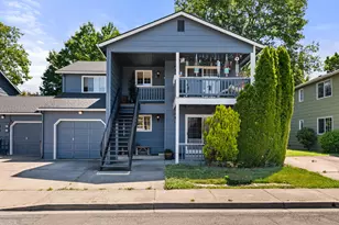 566 Village Dr, Central Point, OR 97502 - Photo 1