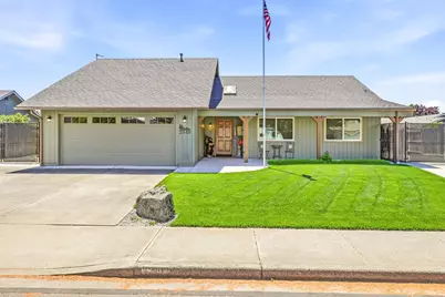 2348 Silver Palm Drive, Medford, OR 97504 - Photo 1