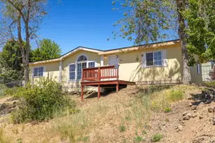 729 Hill St, Klamath Falls, OR 97601 - Photo 1
