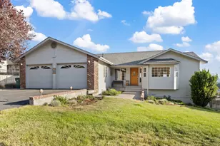 2220 Kimberly Dr, Klamath Falls, OR 97603 - Photo 1