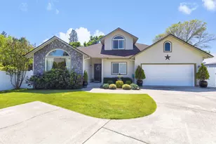 1211 SW Ironwood Dr, Grants Pass, OR 97526 - Photo 1