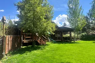 64901 Glacier View Dr, Bend, OR 97703 - Photo 1