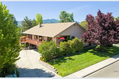 1361 La Loma Drive, Medford, OR 97504 - Photo 1