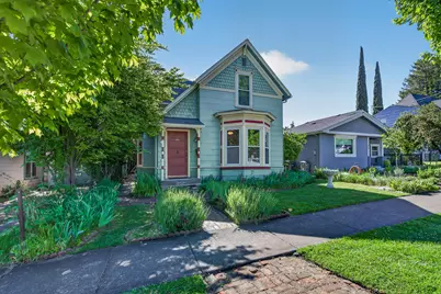 138 Third Street, Ashland, OR 97520 - Photo 1