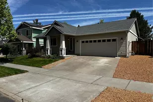 242 NW 25th St, Redmond, OR 97756 - Photo 1
