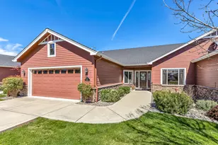 161 Skyhawk Dr, Eagle Point, OR 97524 - Photo 1