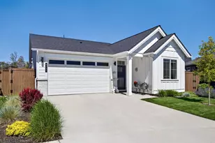 4733 SW Badger Ct, Redmond, OR 97756 - Photo 1