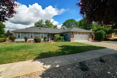 911 La Loma Drive, Medford, OR 97504 - Photo 1