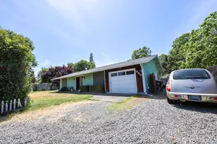 960 Schroeder, Grants Pass, OR 97527 - Photo 1