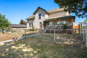251 NW 8th St, Prineville, OR 97754 - Photo 1