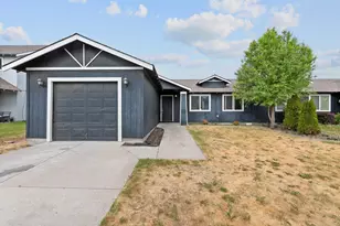 866 SE Kristin Way, Madras, OR 97741 - Photo 1