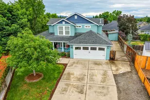 545 Diego Ct, Central Point, OR 97502 - Photo 1