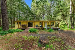 350 Bonnie Ln, Grants Pass, OR 97527 - Photo 1