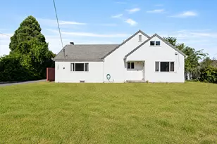 1564 Carnahan Dr, Grants Pass, OR 97527 - Photo 1