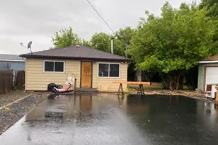 2914 Summers Ln, Klamath Falls, OR 97603 - Photo 1
