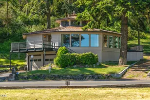 1885 Lakeshore Dr, Klamath Falls, OR 97601 - Photo 1