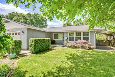 449 Teakwood Drive, Eagle Point, OR 97524 - Photo 1