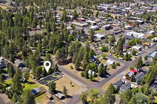 243 E Jefferson Ave, Sisters, OR 97759 - Photo 1