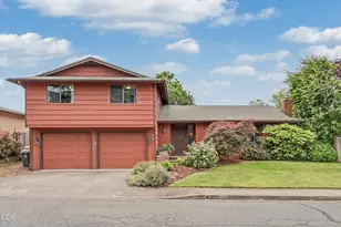 962 NE 11th St, Grants Pass, OR 97526 - Photo 1