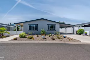 333 Mountain View Dr, Talent, OR 97540 - Photo 1