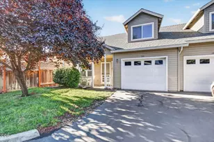 1914 Pebble Way, Medford, OR 97504 - Photo 1