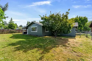 1120 SW Cottonwood St, Grants Pass, OR 97526 - Photo 1