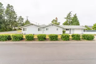 2025 Pine St, Florence, OR 97439 - Photo 1