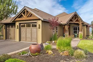 360 Vista Rim Dr, Redmond, OR 97756 - Photo 1
