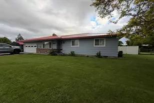 3822 Mazama Dr, Klamath Falls, OR 97603 - Photo 1