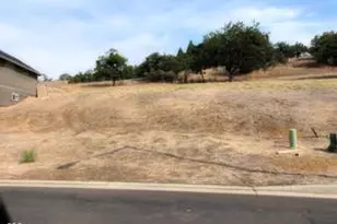 1001 Ruby Meadows Dr, Eagle Point, OR 97524 - Photo 1
