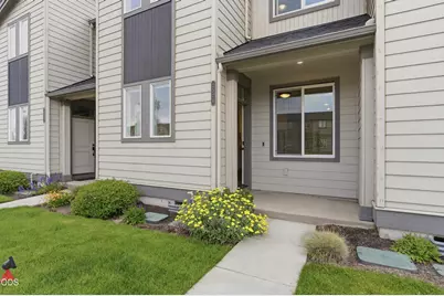 2524 NE Purcell Boulevard, Bend, OR 97701 - Photo 1