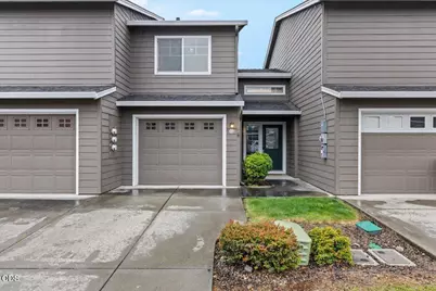332 Live Oak Loop, Central Point, OR 97502 - Photo 1