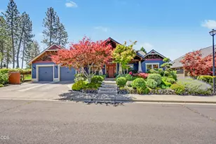 225 Echo Way, Eagle Point, OR 97524 - Photo 1