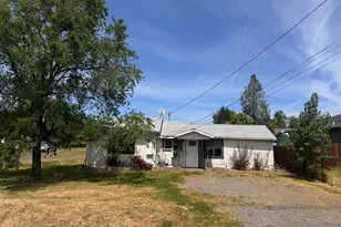 2352 W McAndrews Rd, Medford, OR 97501 - Photo 1