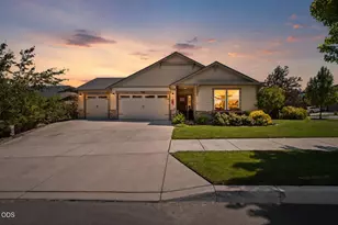 2462 SW 43rd Pl, Redmond, OR 97756 - Photo 1