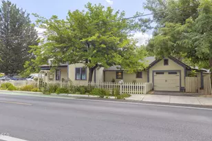 409 NW Dimmick St, Grants Pass, OR 97526 - Photo 1