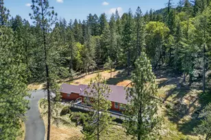 2850 E Evans Creek Rd, Rogue River, OR 97537 - Photo 1