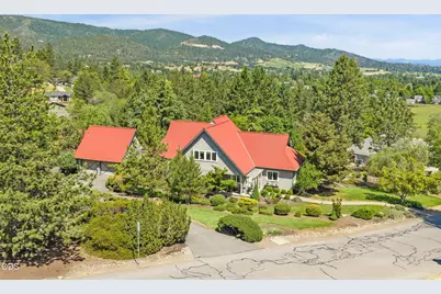 120 Wells Fargo Drive, Jacksonville, OR 97530 - Photo 1