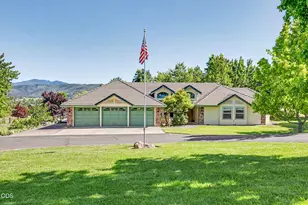 3939 Tami Ln, Central Point, OR 97502 - Photo 1