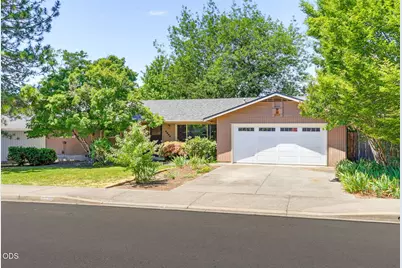 2533 Tahitian Avenue, Medford, OR 97504 - Photo 1