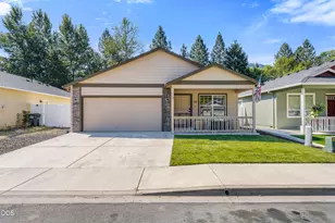 241 Westbrook Dr, Rogue River, OR 97537 - Photo 1